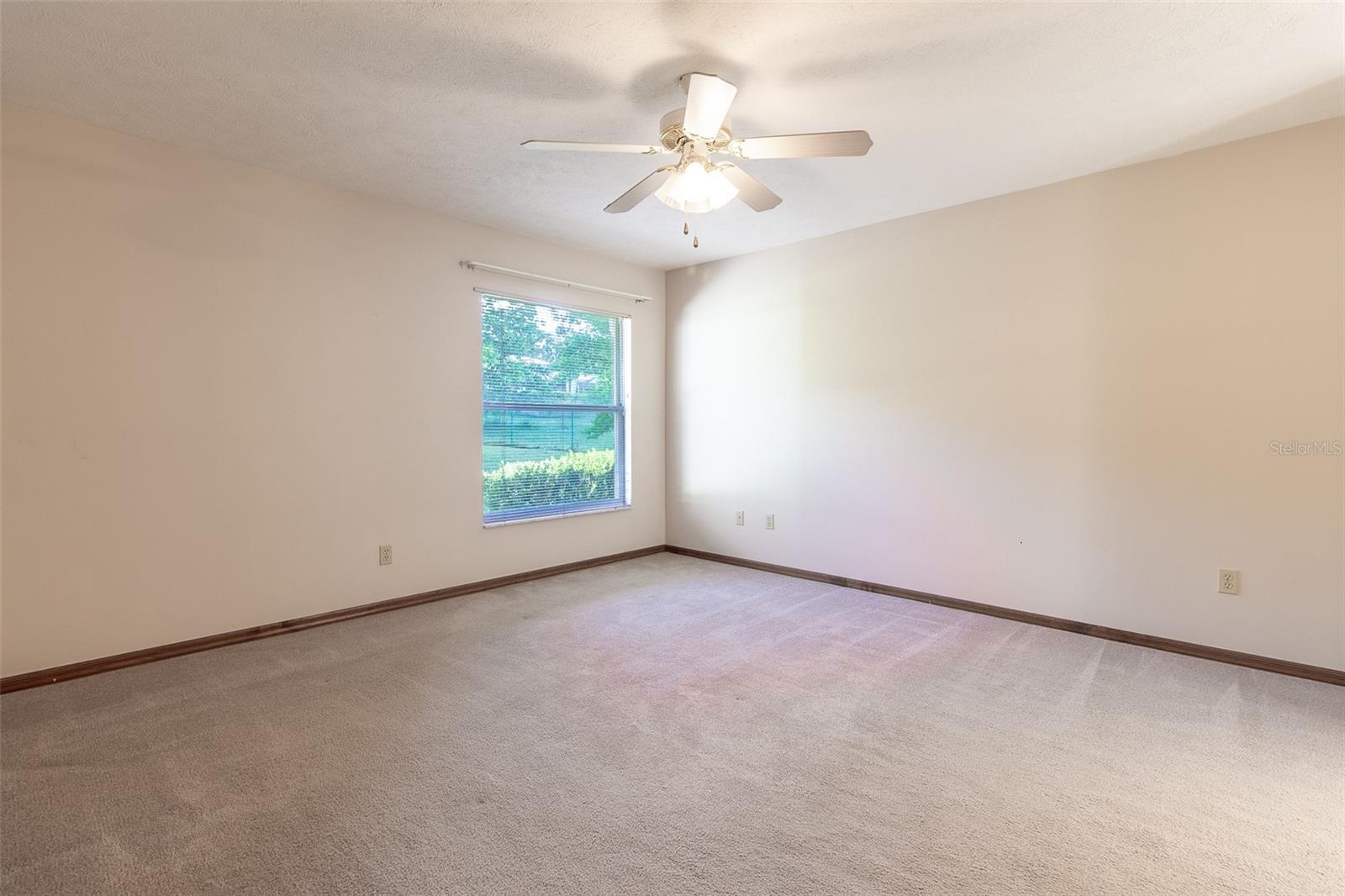 Image 15 of 43 For 5435 24 Street