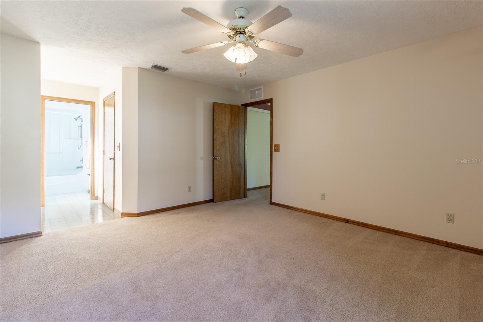Image 16 of 43 For 5435 24 Street