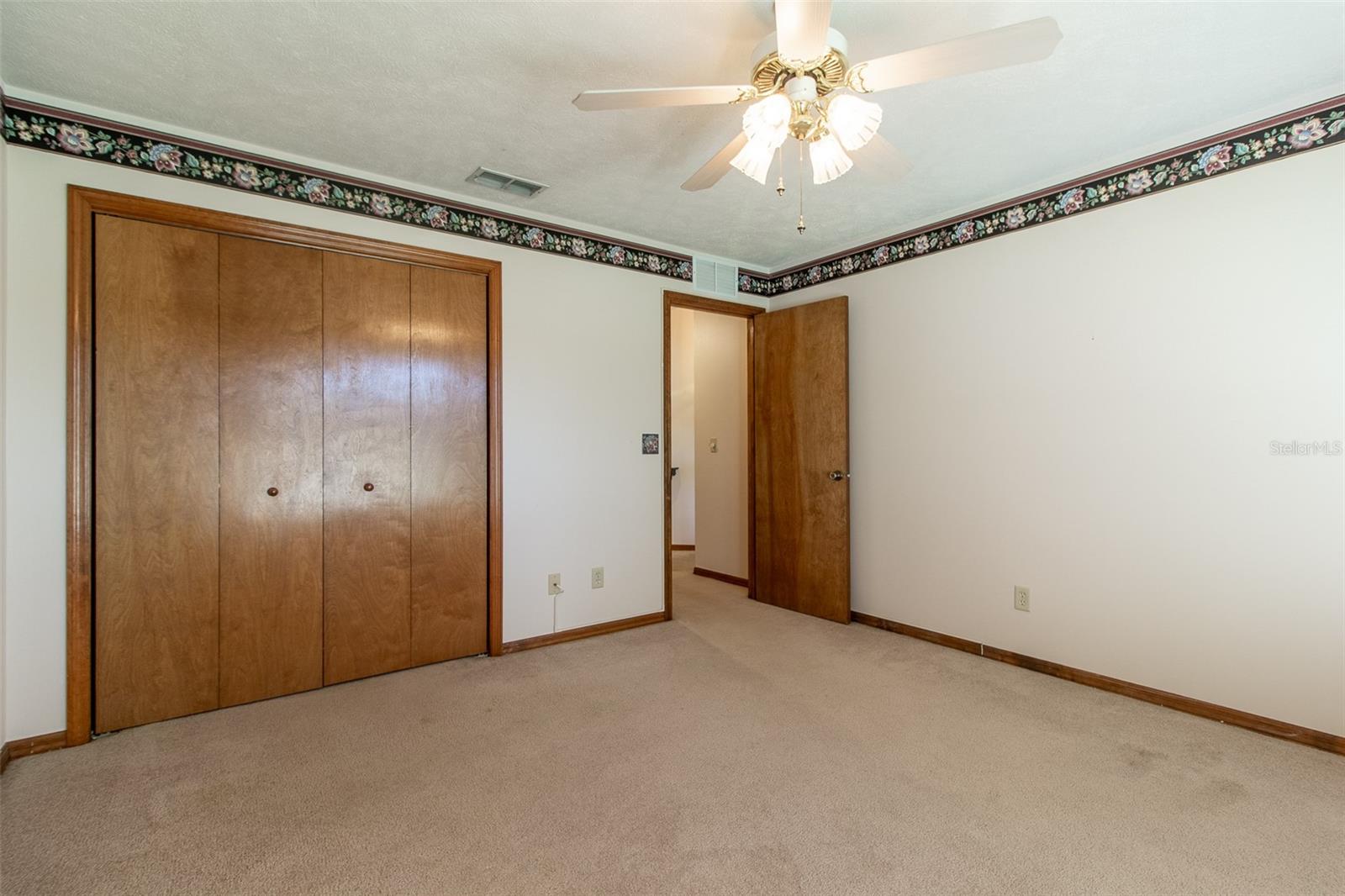 Image 22 of 43 For 5435 24 Street
