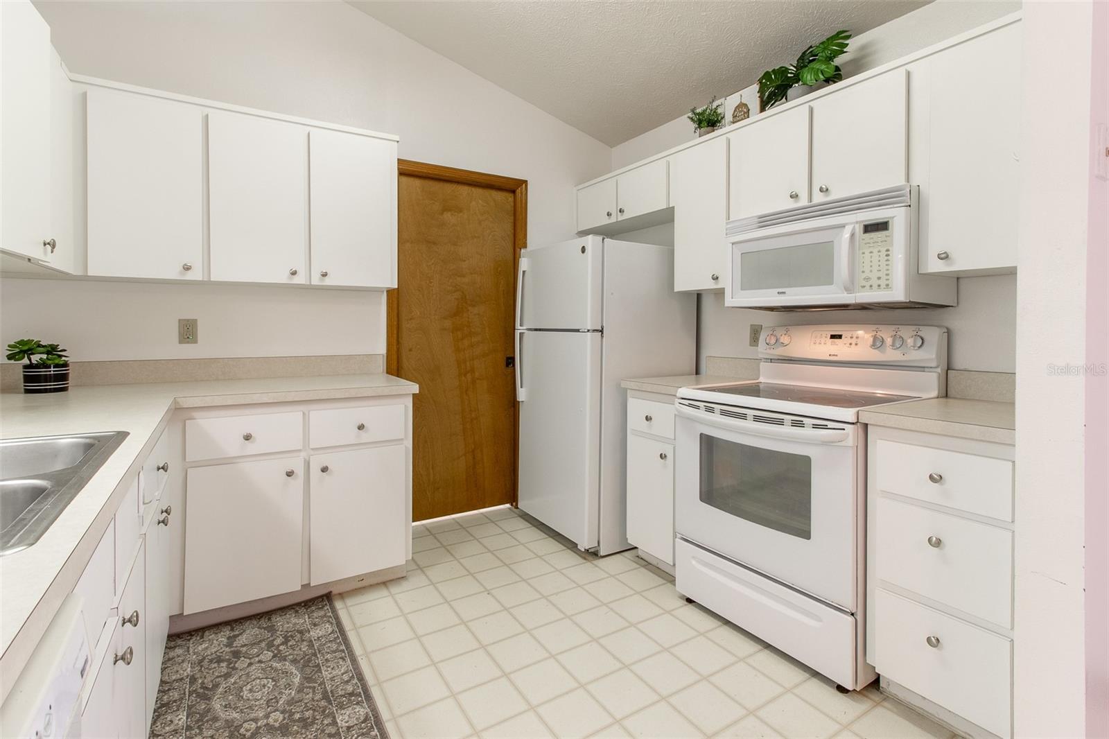 Image 7 of 43 For 5435 24 Street