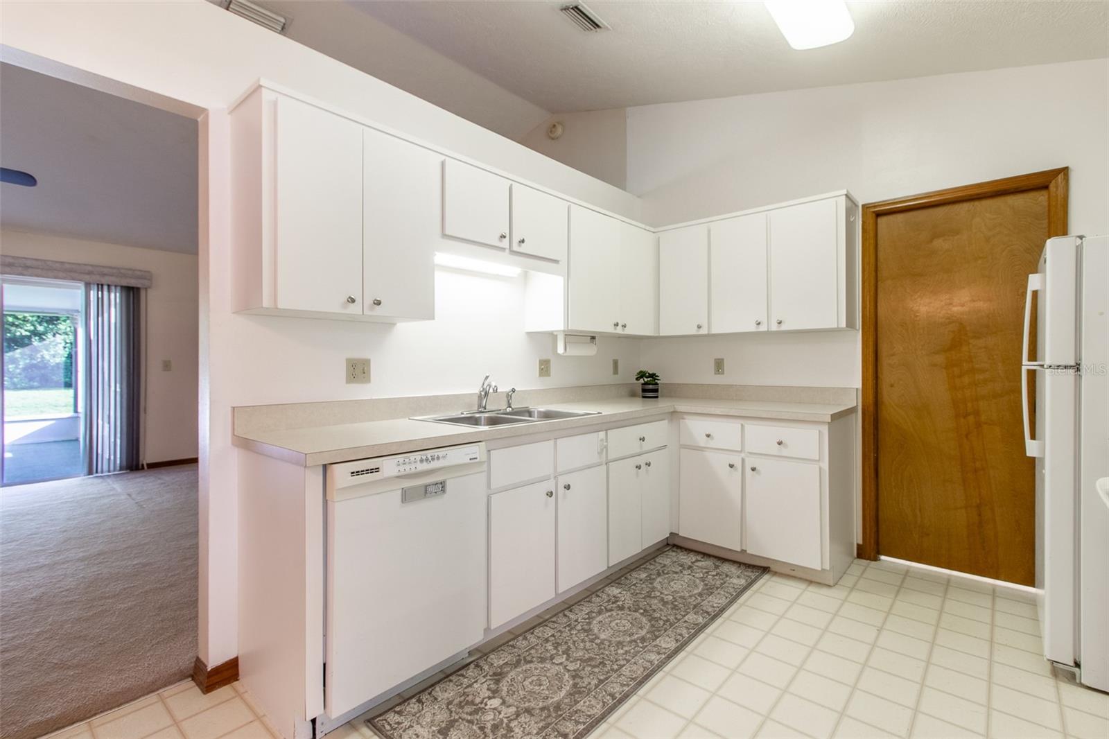 Image 9 of 43 For 5435 24 Street