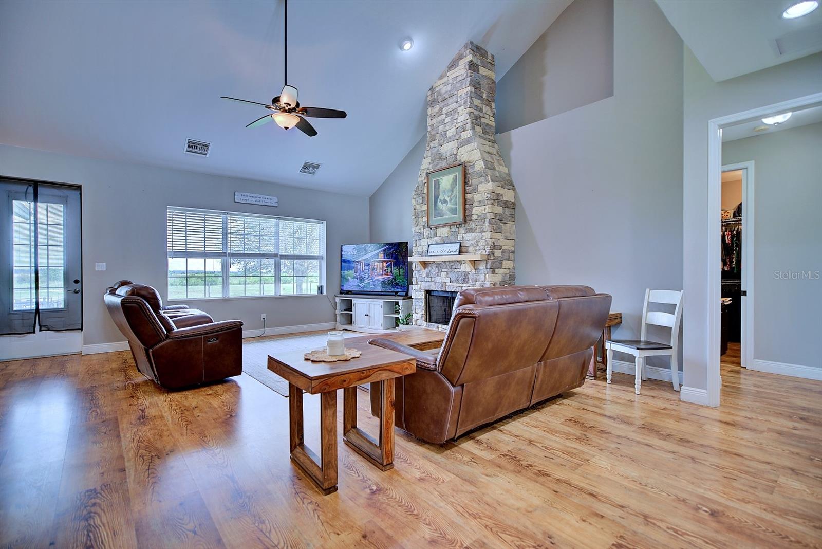 Image 6 of 54 For 6307 Johnston Road