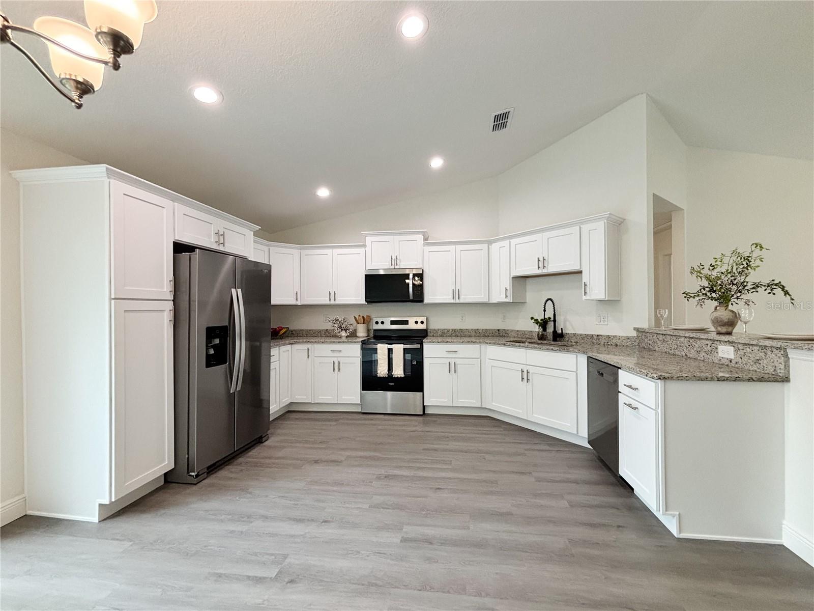 Image 17 of 72 For 2529 Breezy Point Drive