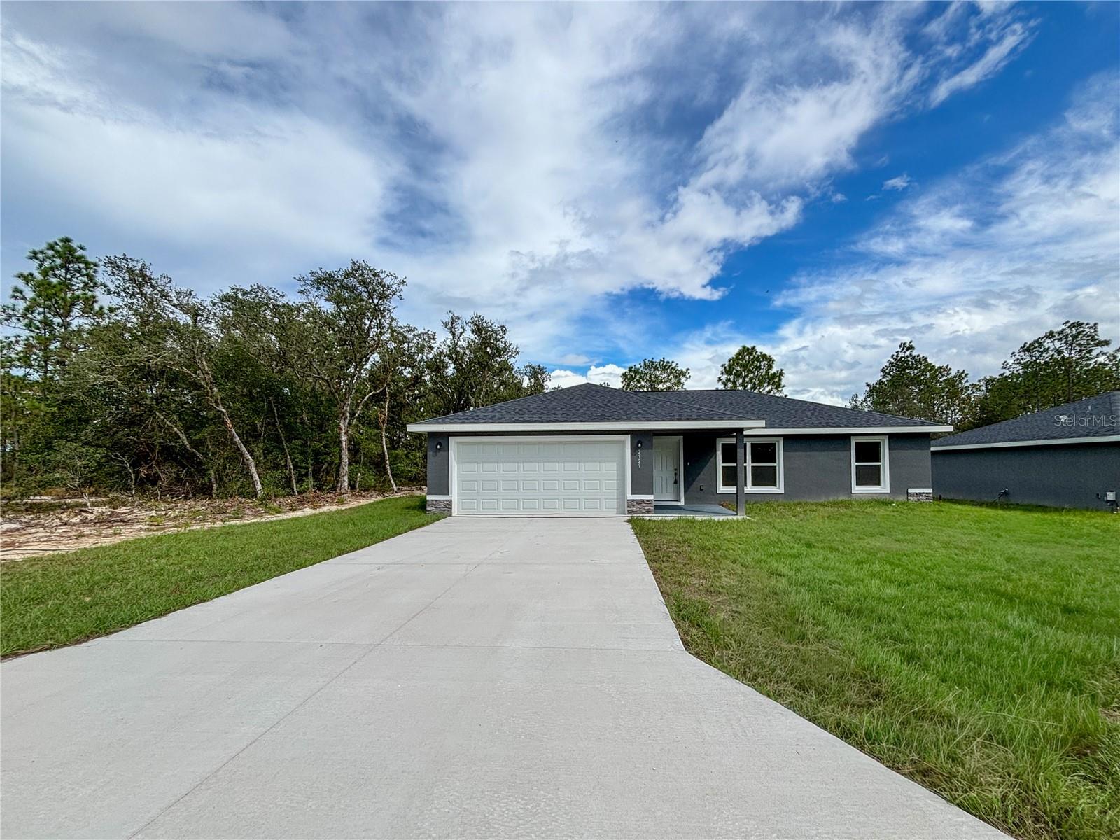 Image 4 of 72 For 2529 Breezy Point Drive