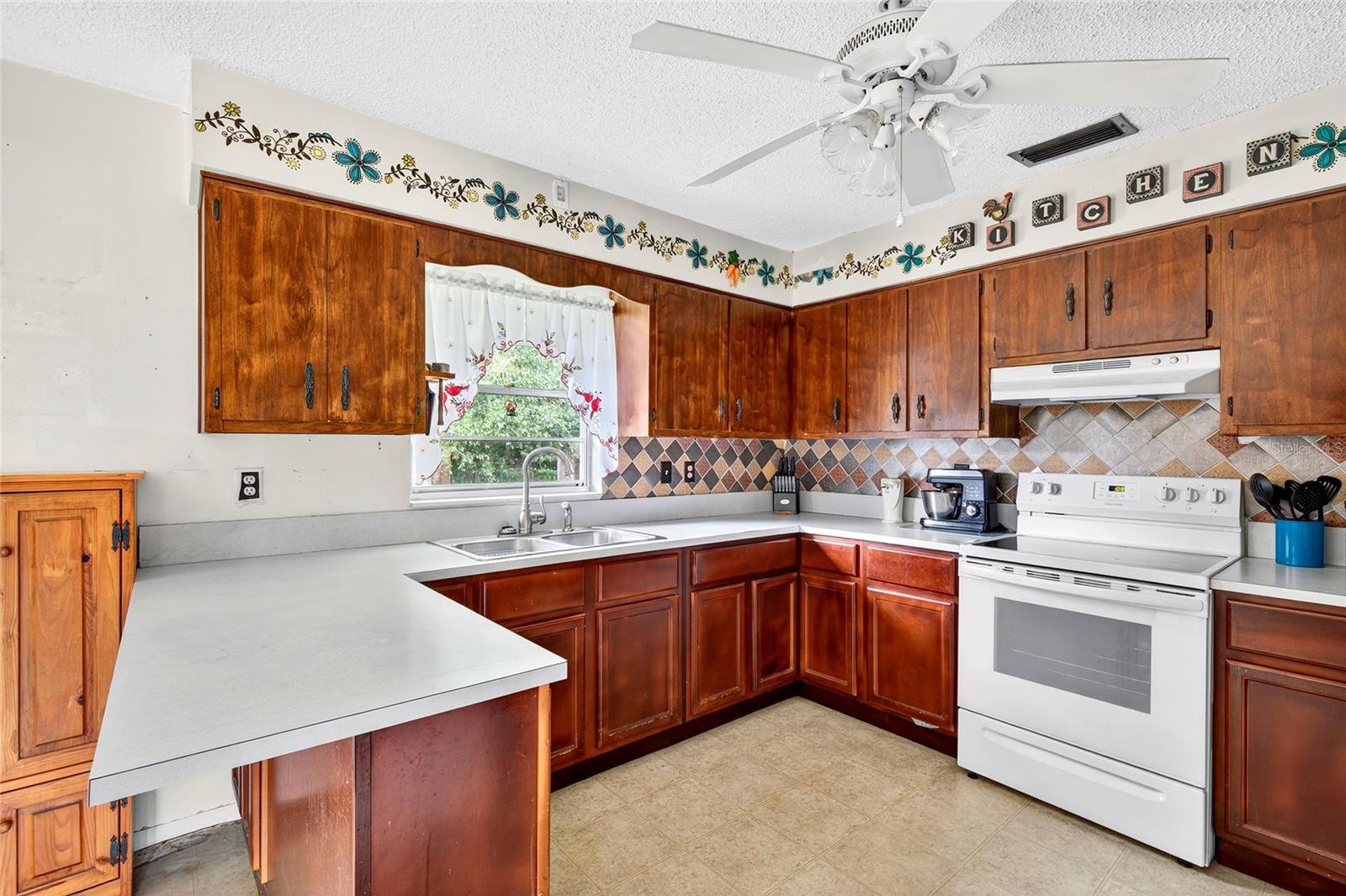 Image 13 of 53 For 6226 122nd Lane