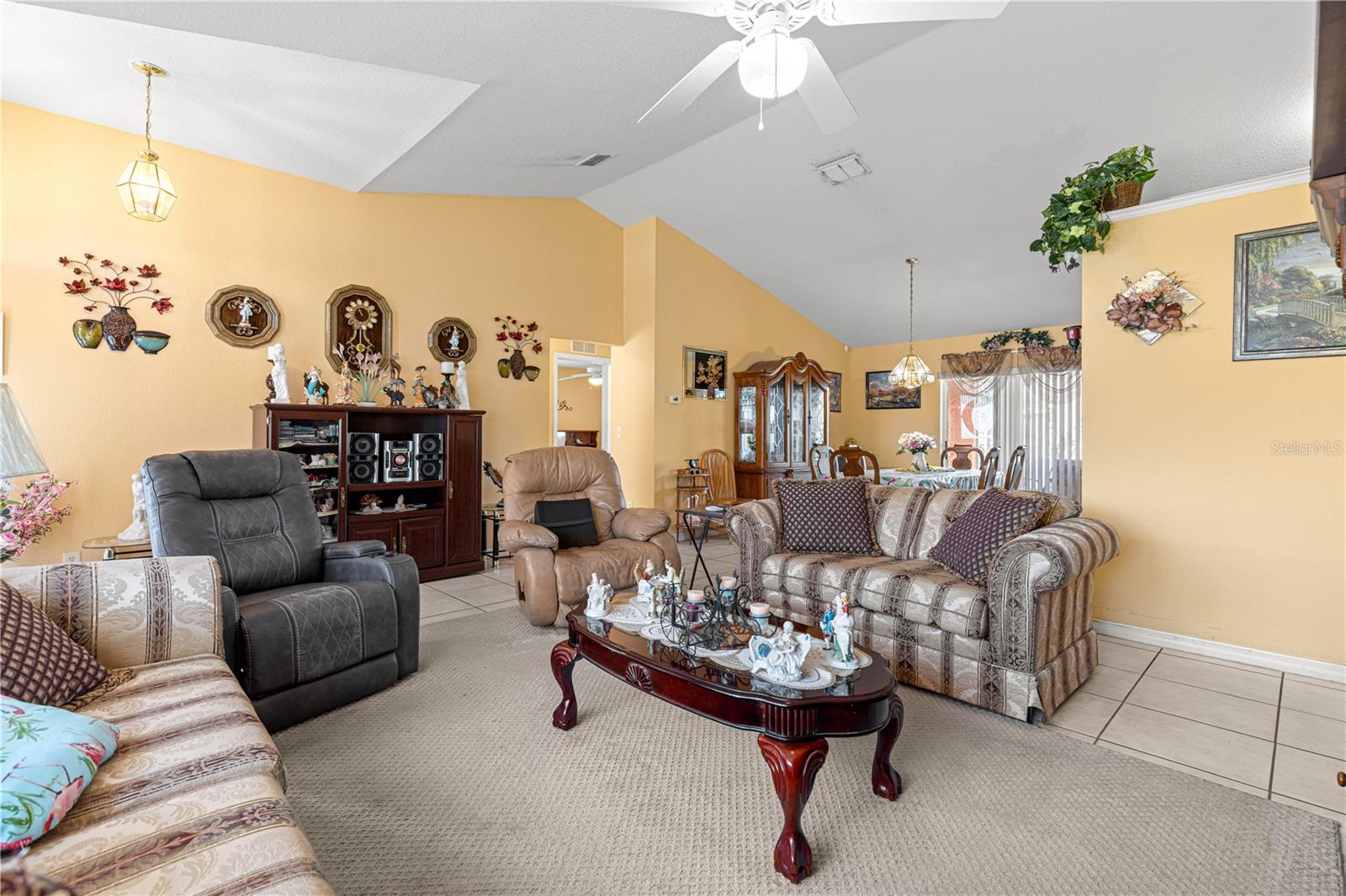 Image 14 of 39 For 416 Marion Oaks Lane