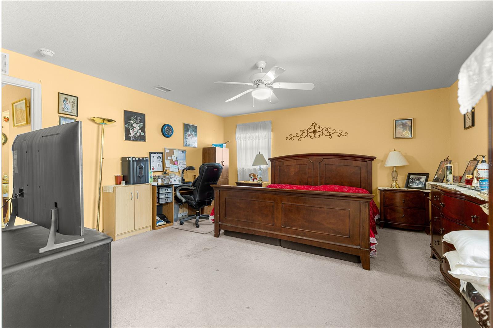 Image 17 of 39 For 416 Marion Oaks Lane