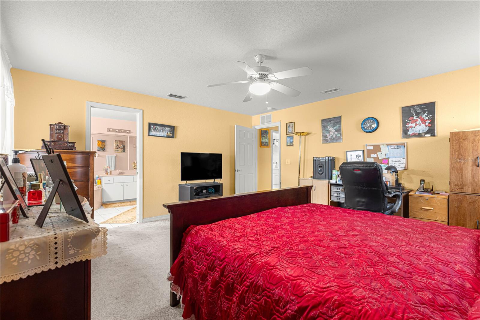 Image 18 of 39 For 416 Marion Oaks Lane