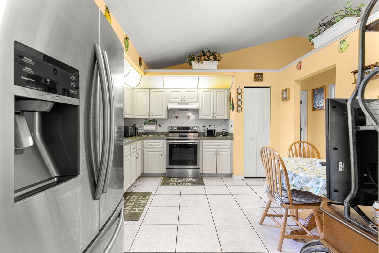 Image 24 of 39 For 416 Marion Oaks Lane