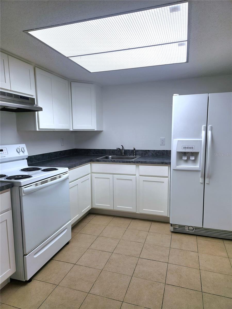 Image 7 of 21 For 585 Fairways Circle A