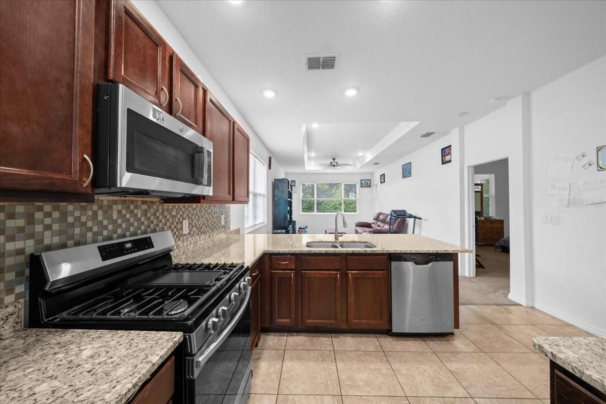 Image 6 of 25 For 8334 79th Circle