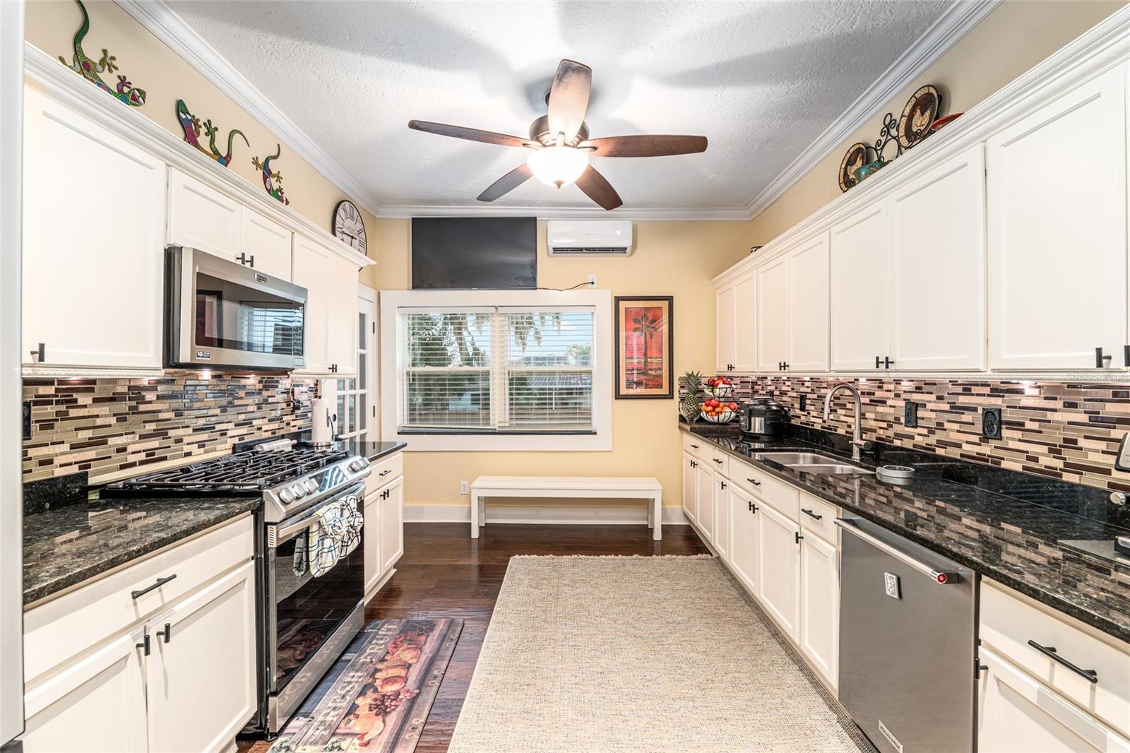 Image 36 of 86 For 44 9th Terrace