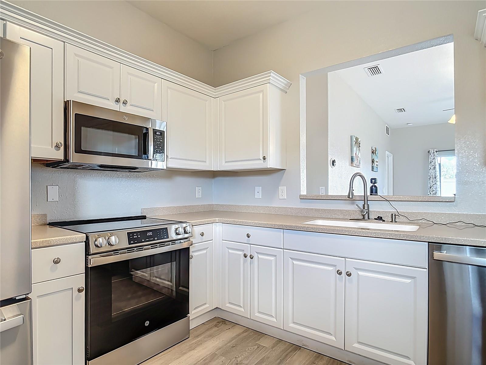 Image 14 of 49 For 4270 Tree Tops Drive