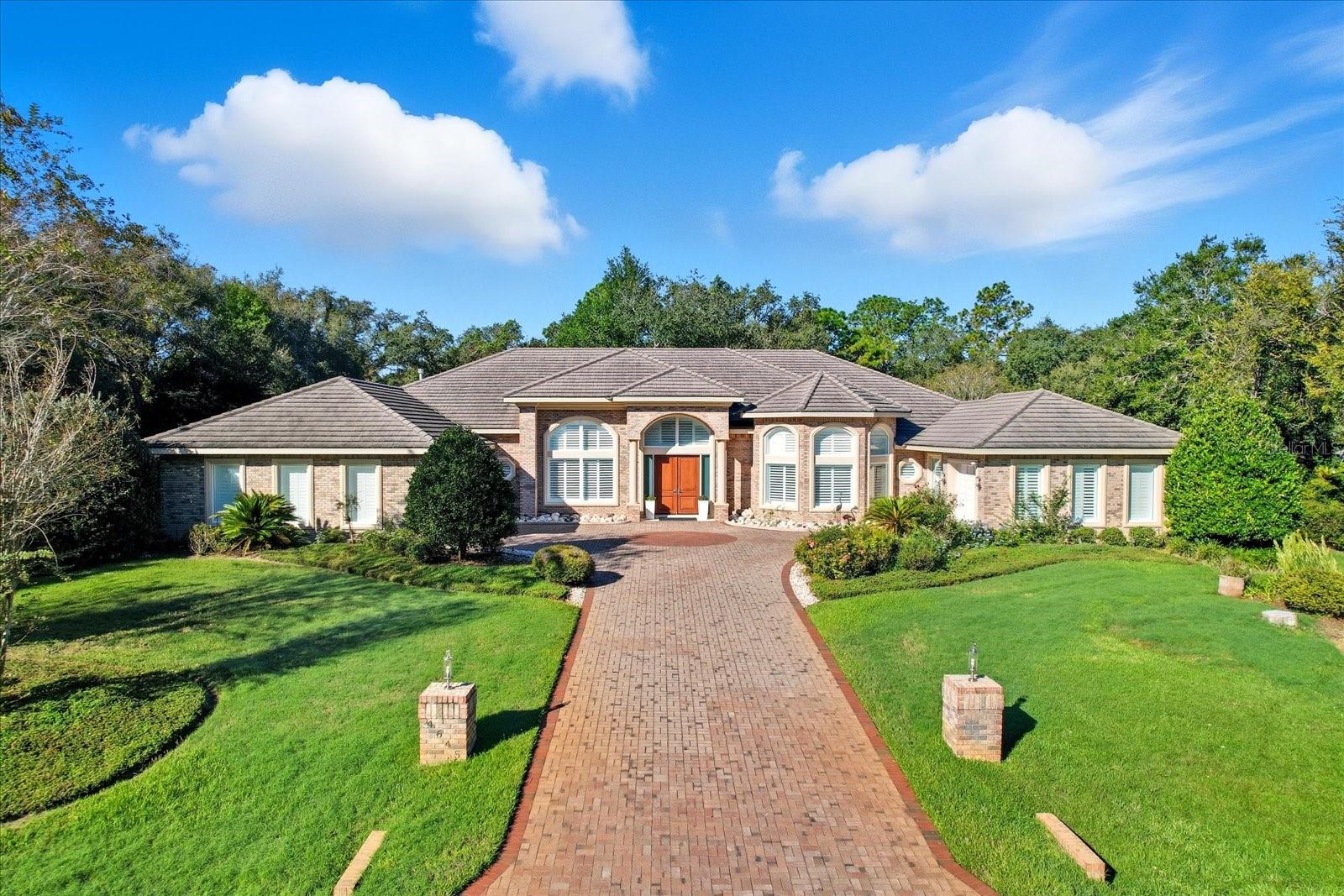 Listing photo id 1 for 4645 Pine Valley Loop