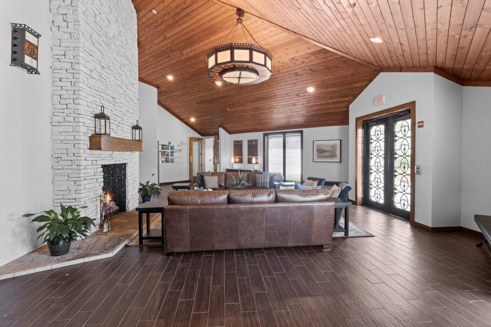 Listing photo id 71 for 4645 Pine Valley Loop