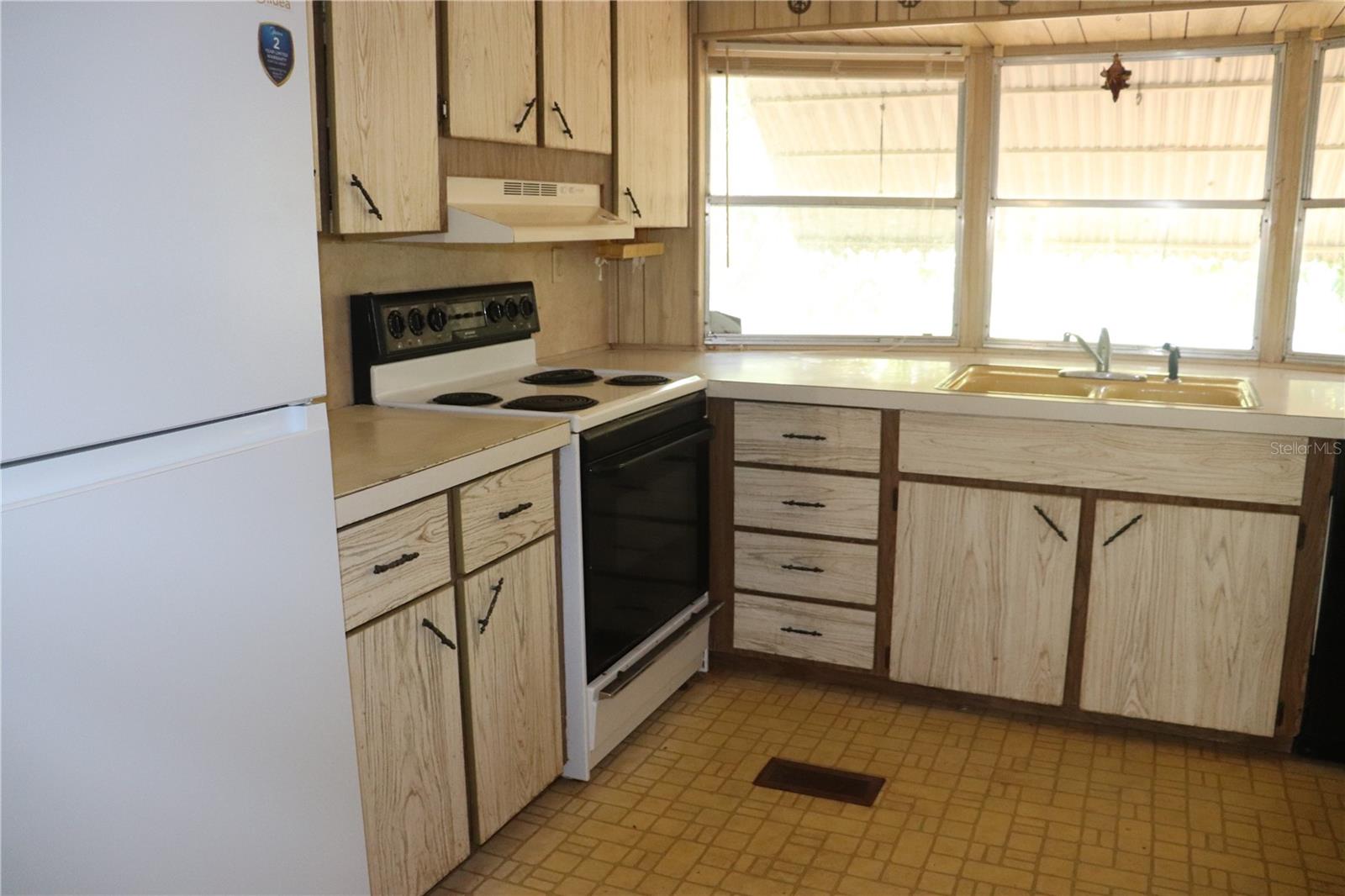 Image 4 of 26 For 19591 77th Place