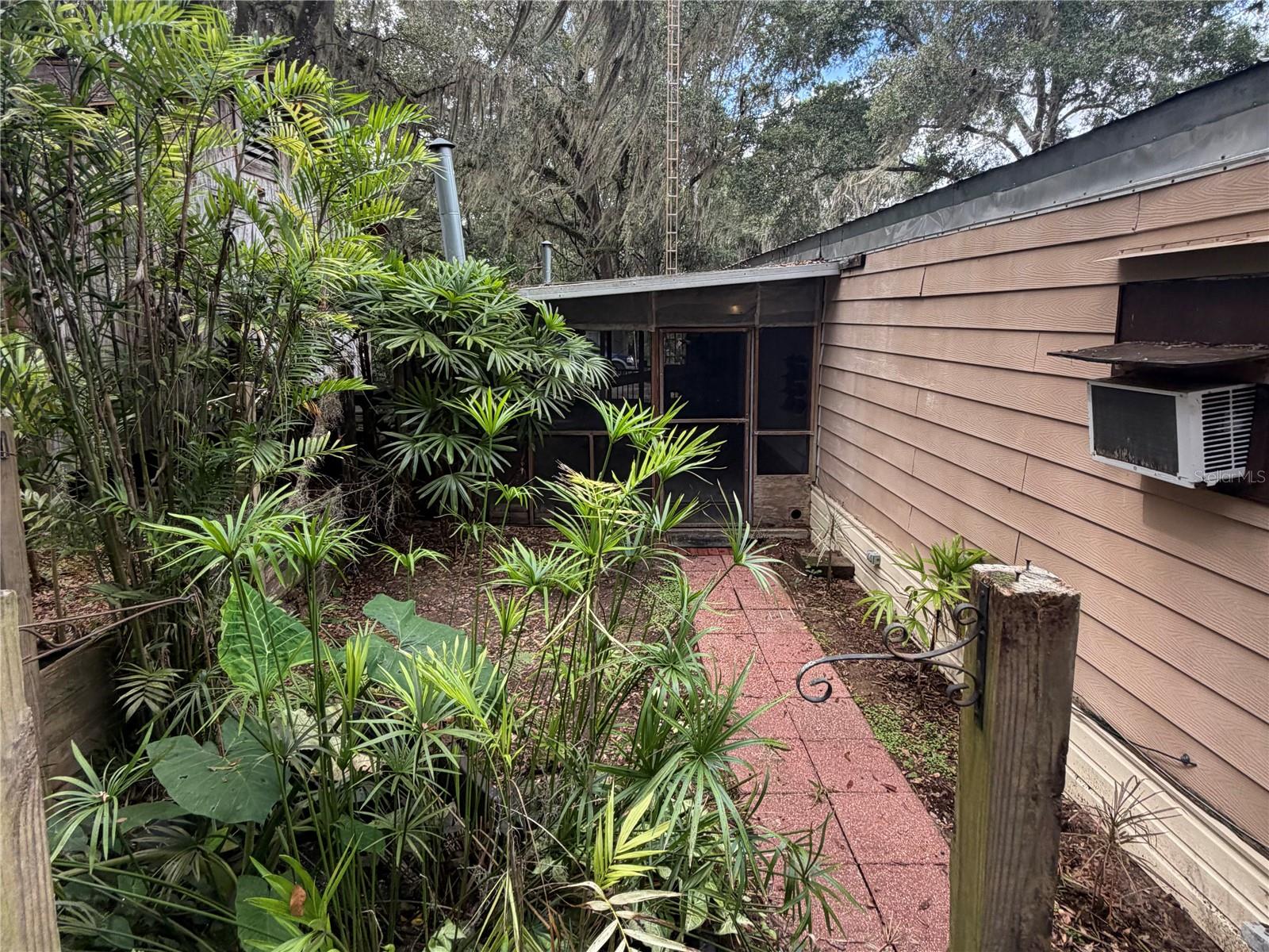Image 17 of 40 For 24699 174th Terrace