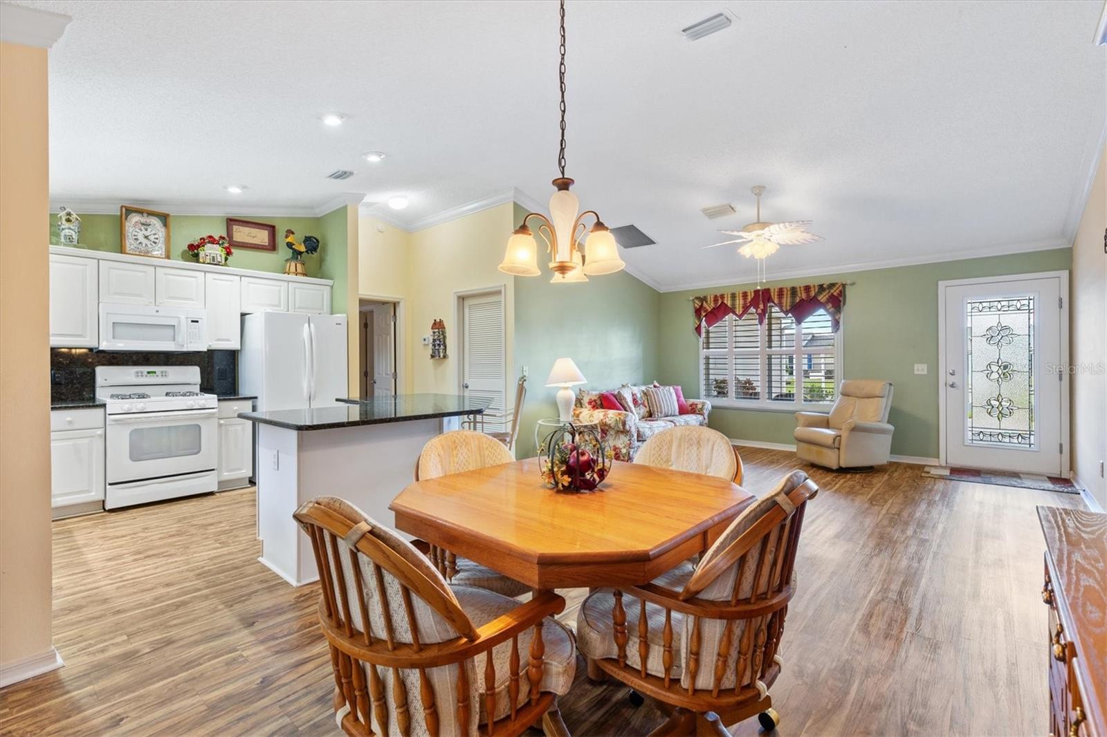 Image 10 of 42 For 939 Livingston Loop