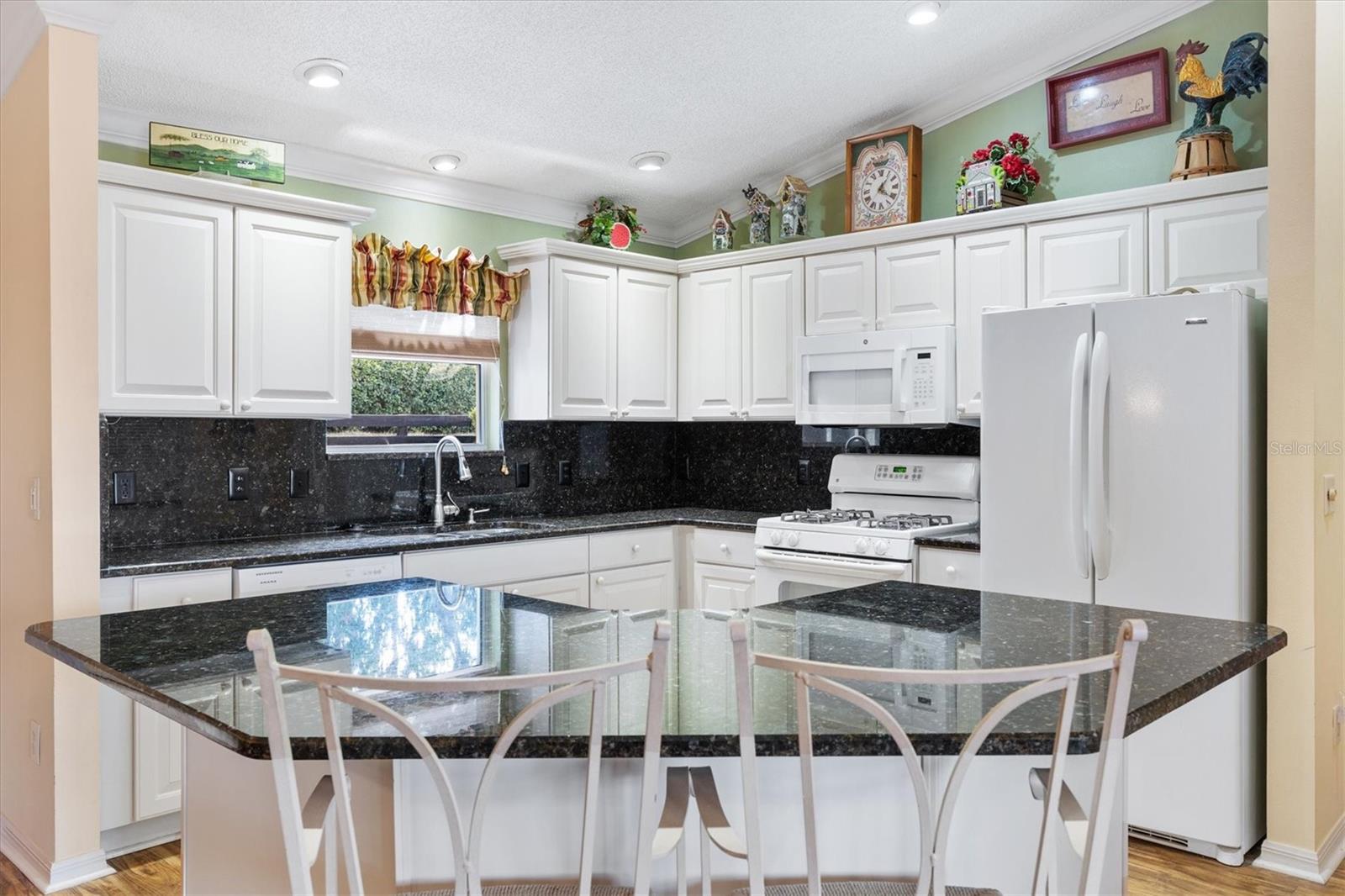 Image 11 of 42 For 939 Livingston Loop