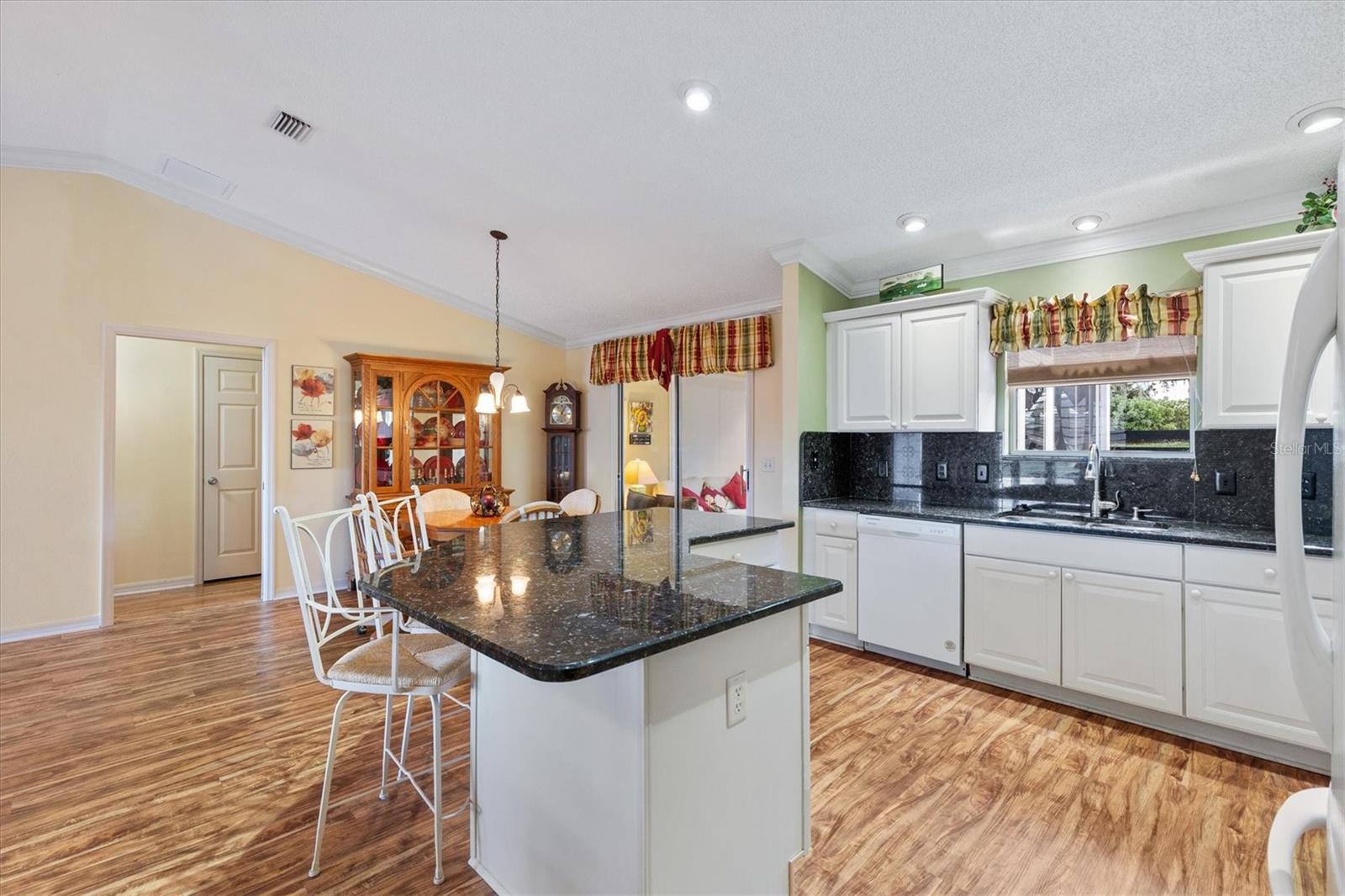 Image 13 of 42 For 939 Livingston Loop