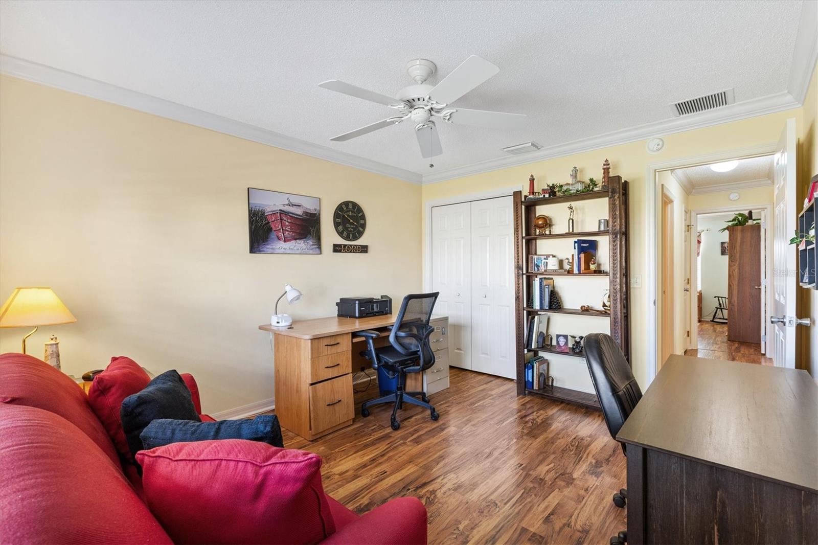 Image 26 of 42 For 939 Livingston Loop