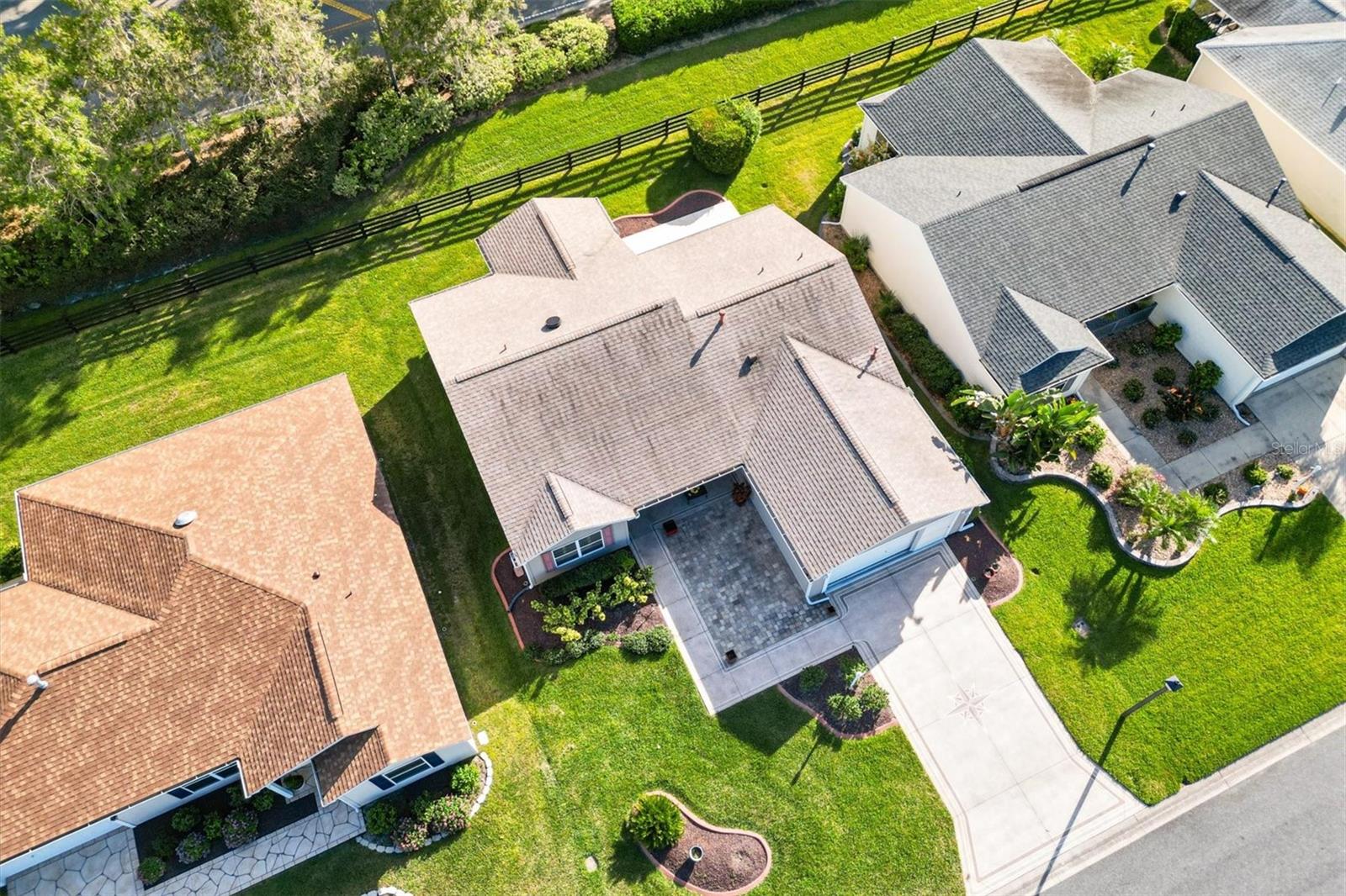 Image 34 of 42 For 939 Livingston Loop