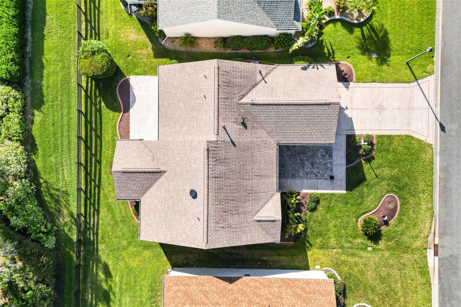 Image 35 of 42 For 939 Livingston Loop