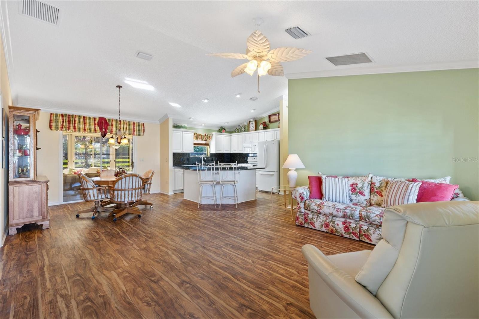 Image 5 of 42 For 939 Livingston Loop