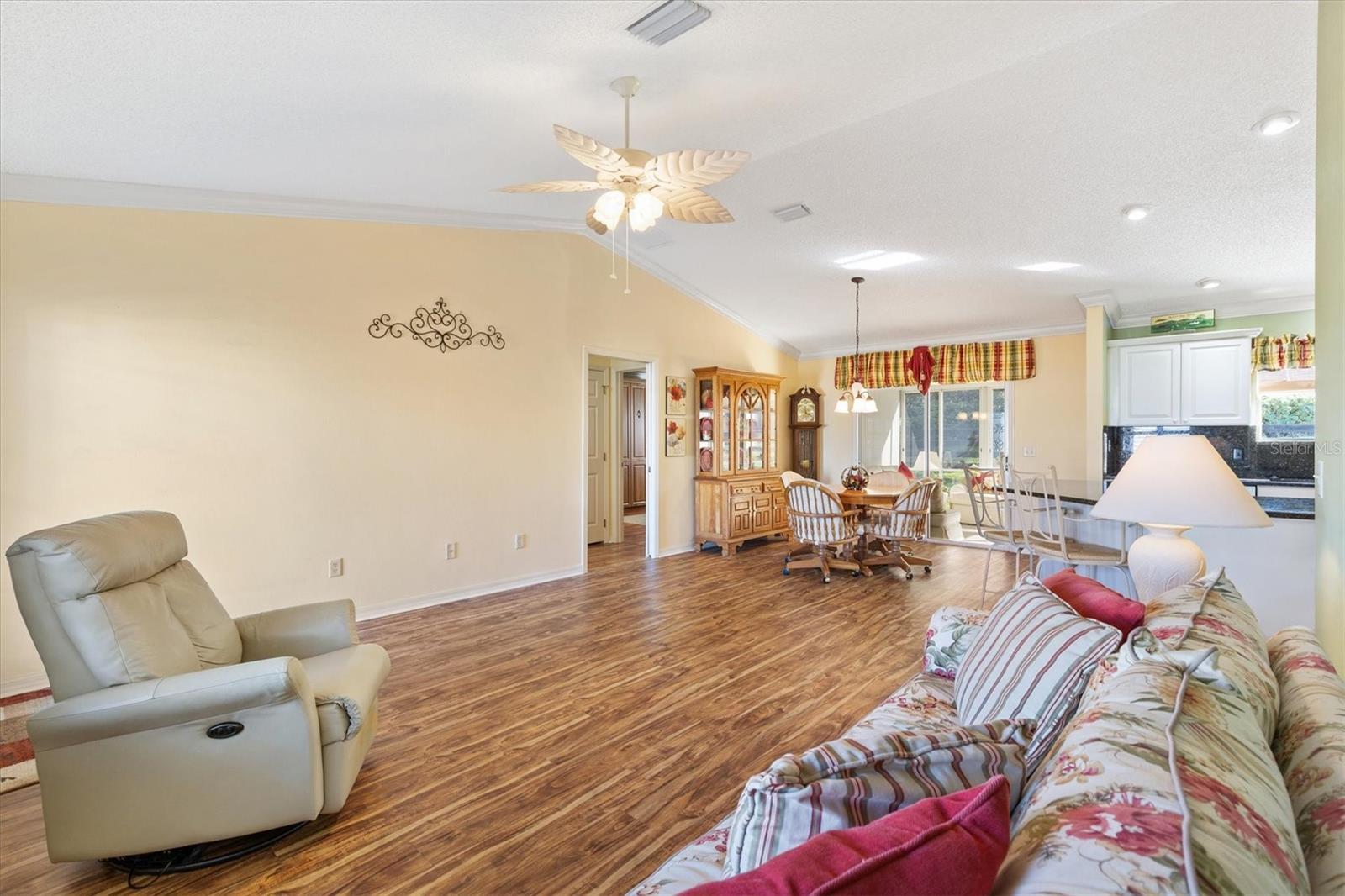 Image 6 of 42 For 939 Livingston Loop