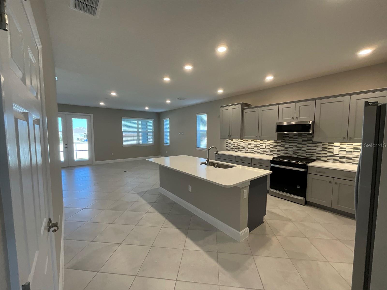 Image 2 of 19 For 7727 57 Place