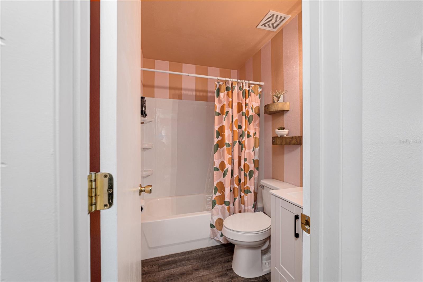Image 17 of 29 For 1148 33rd Avenue