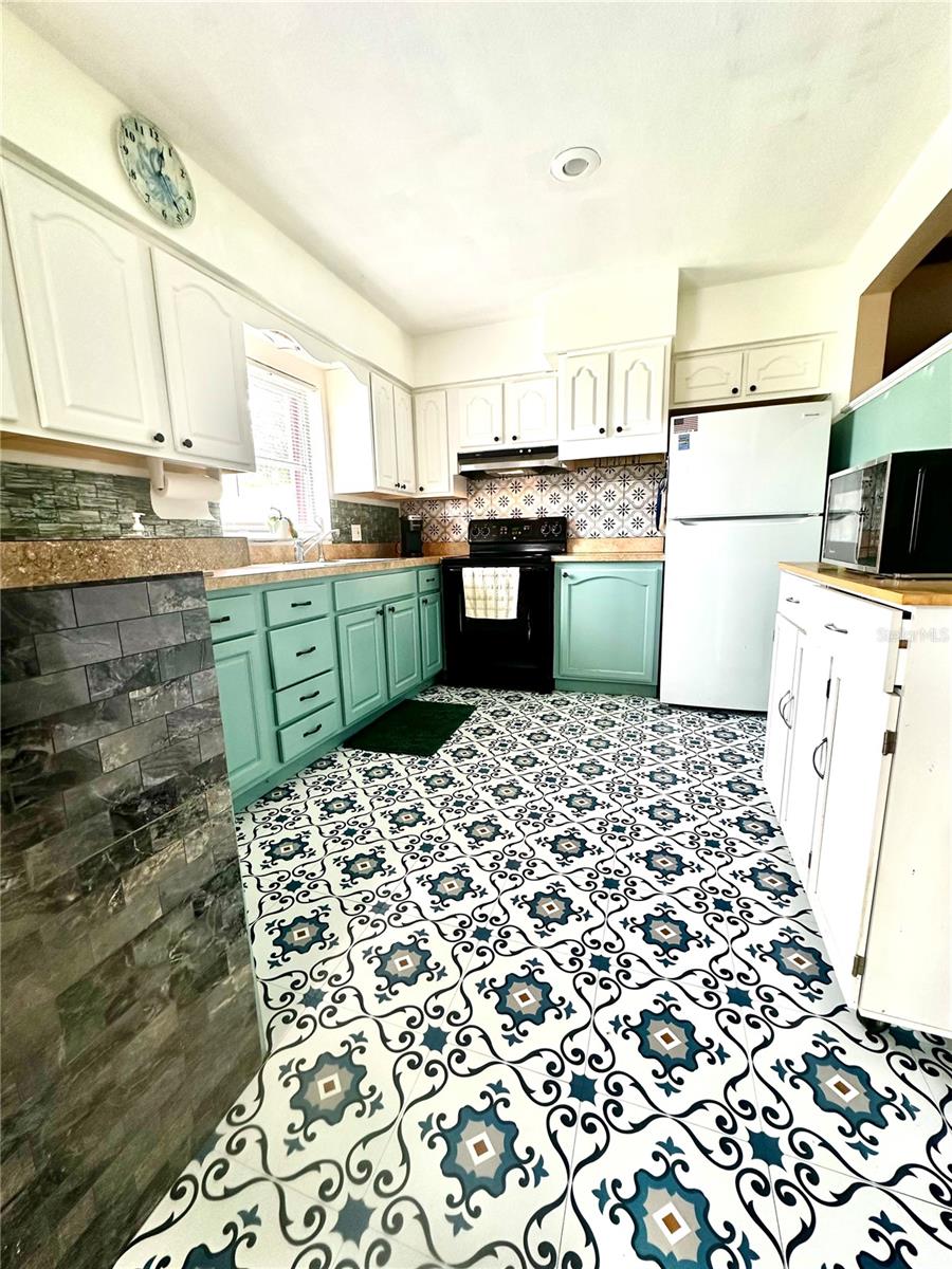 Image 30 of 49 For 764 13th Street