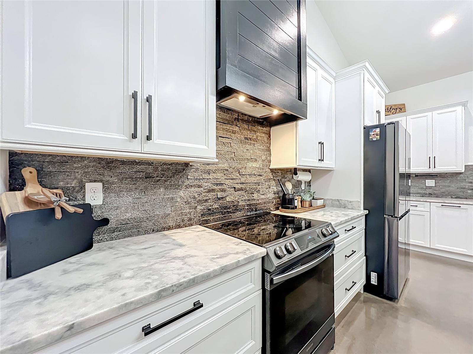 Image 21 of 80 For 9903 33rd Avenue