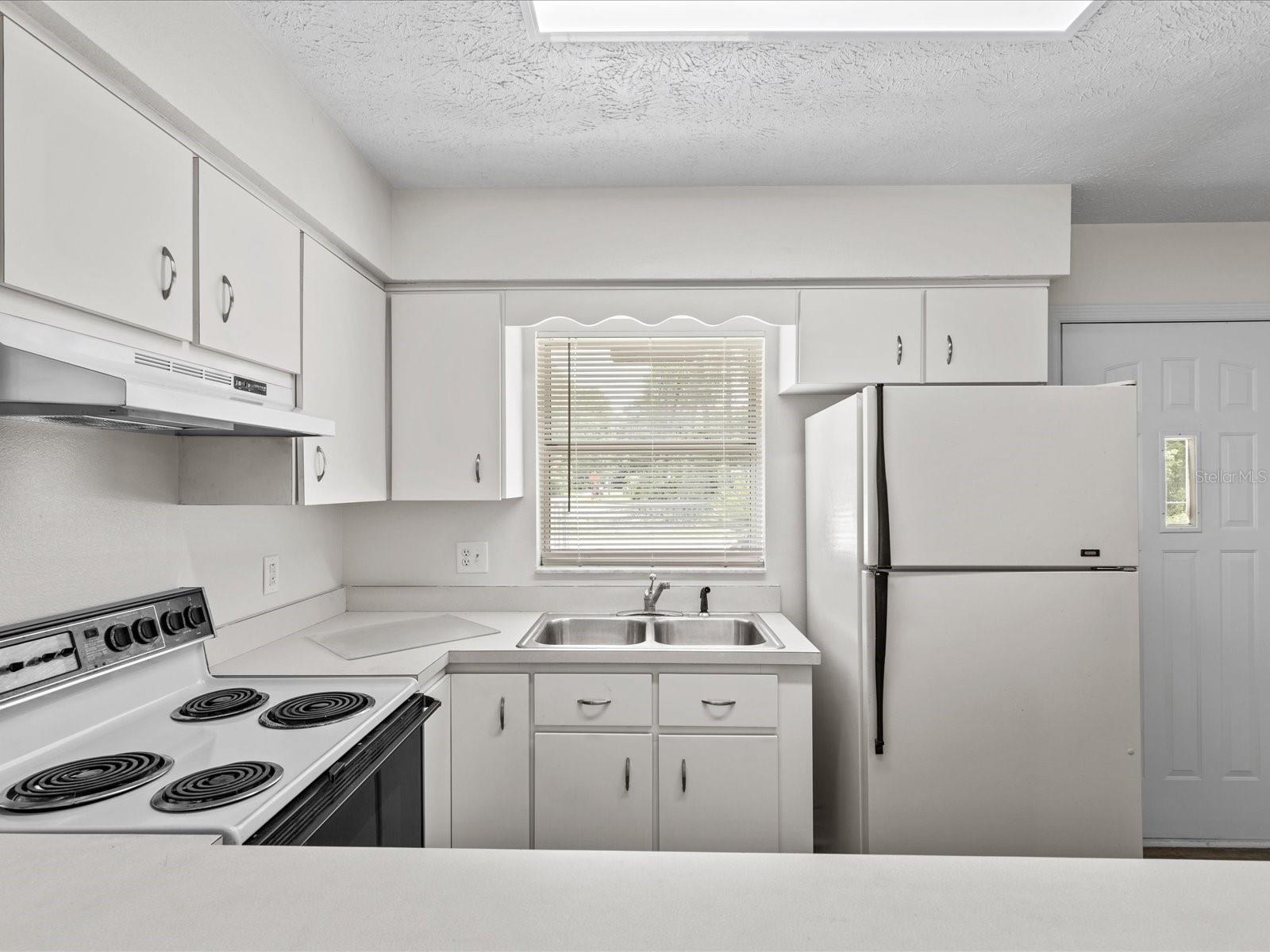 Image 14 of 28 For 14080 46th Court