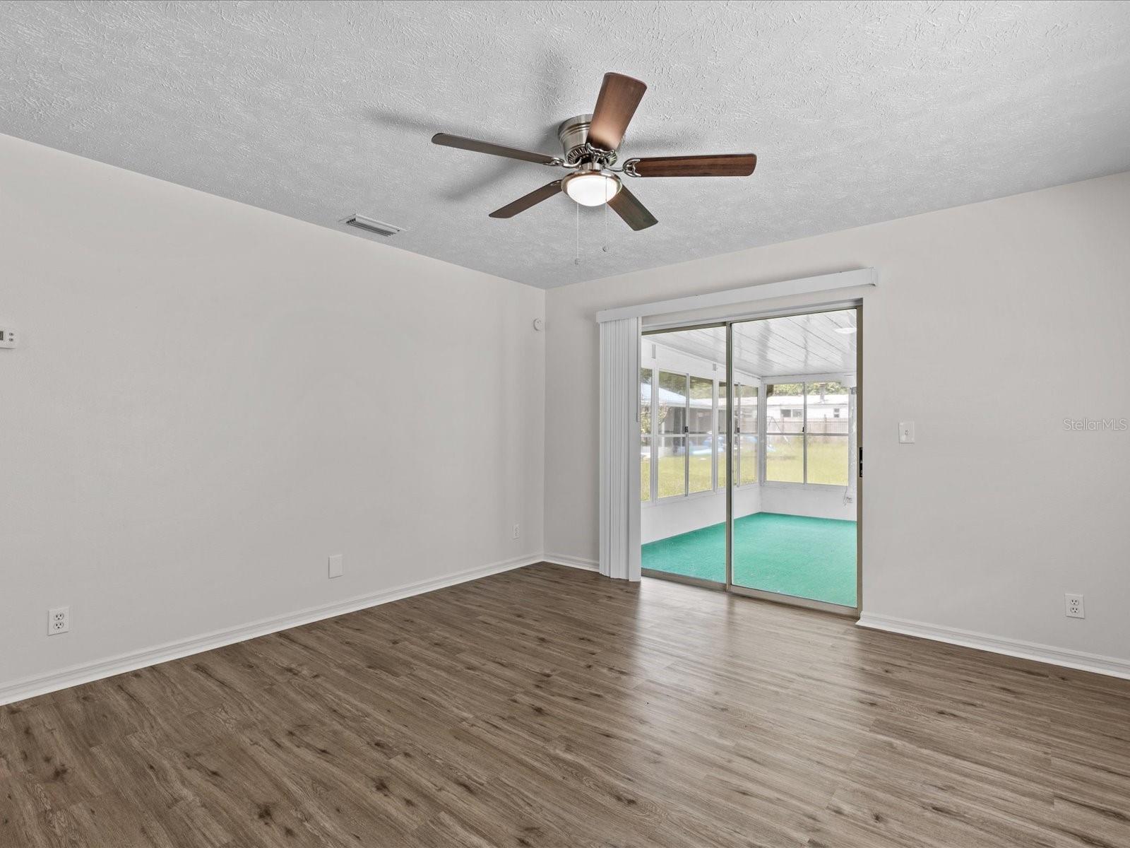 Image 8 of 28 For 14080 46th Court