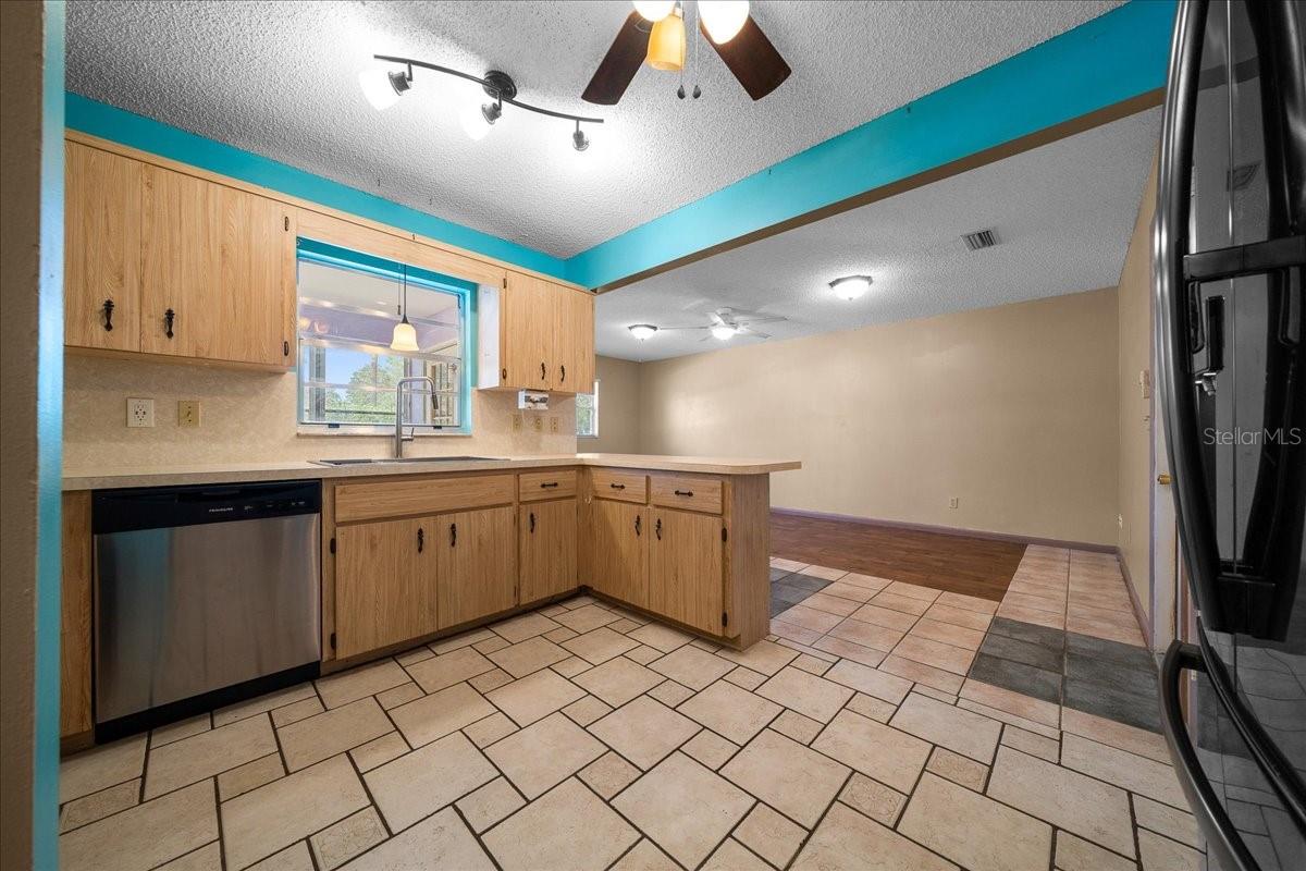 Image 34 of 40 For 9152 89th Terrace D