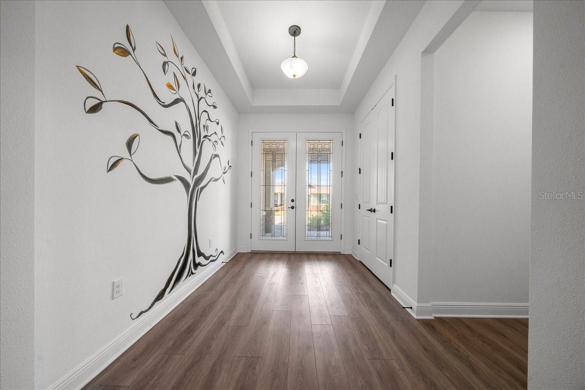 Image 19 of 63 For 8233 93rd Terrace