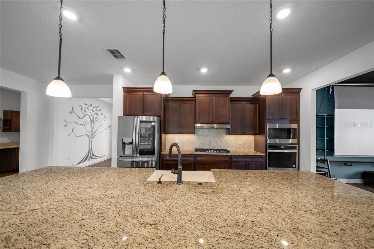 Image 31 of 63 For 8233 93rd Terrace