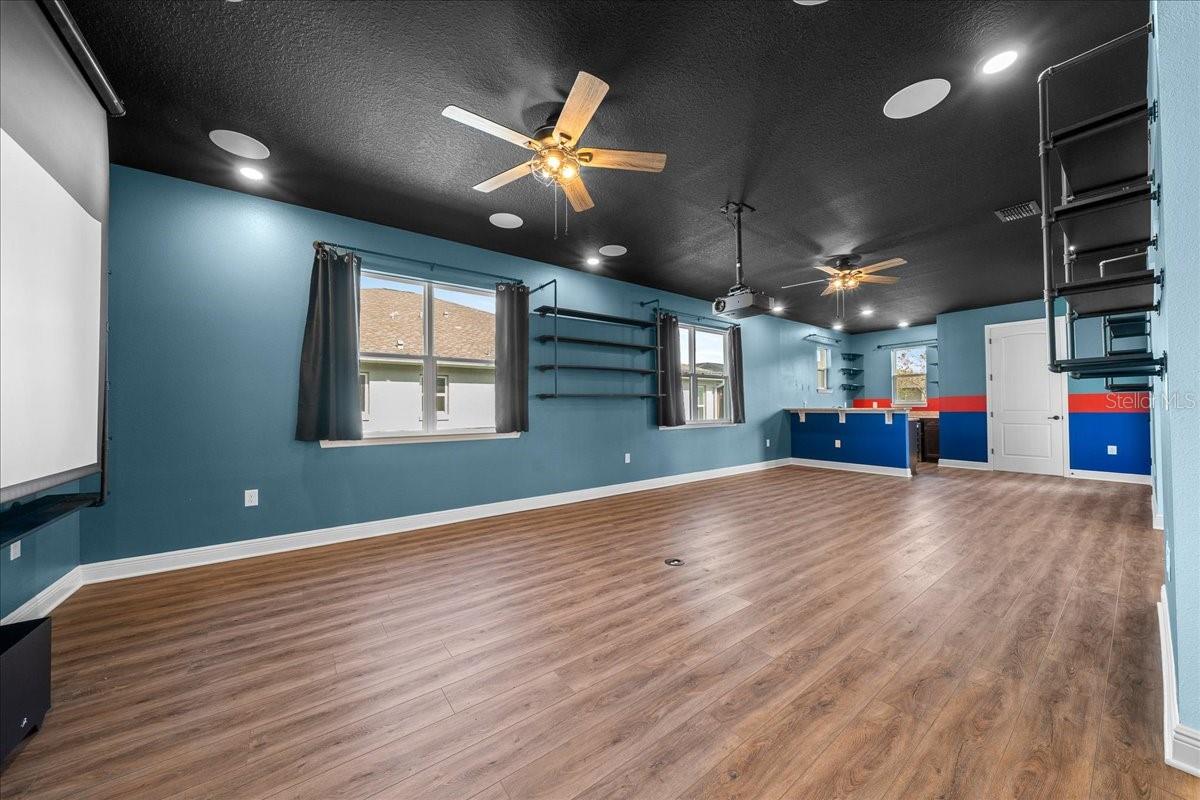 Image 4 of 63 For 8233 93rd Terrace