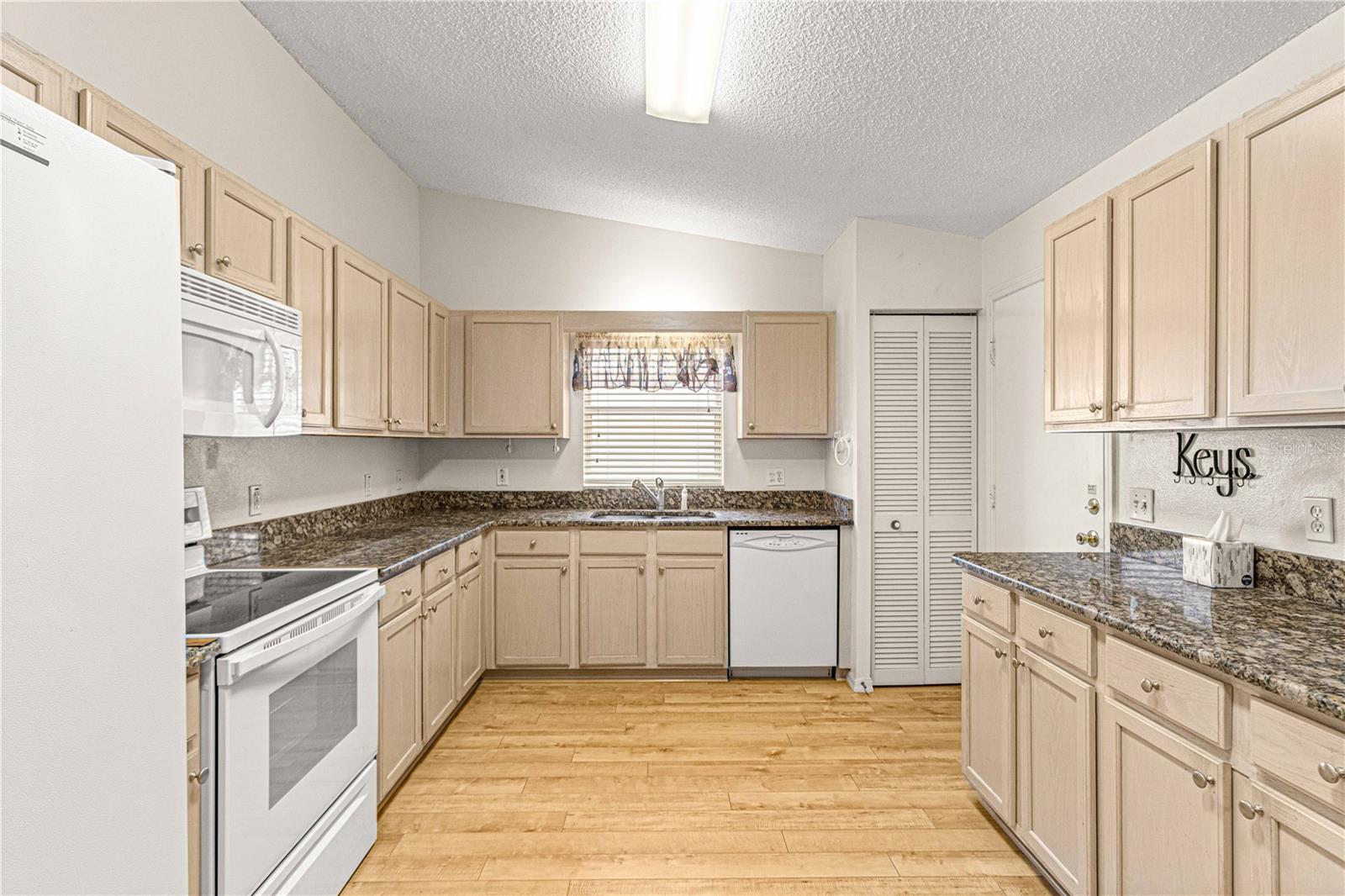 Image 11 of 55 For 9115 90th Street