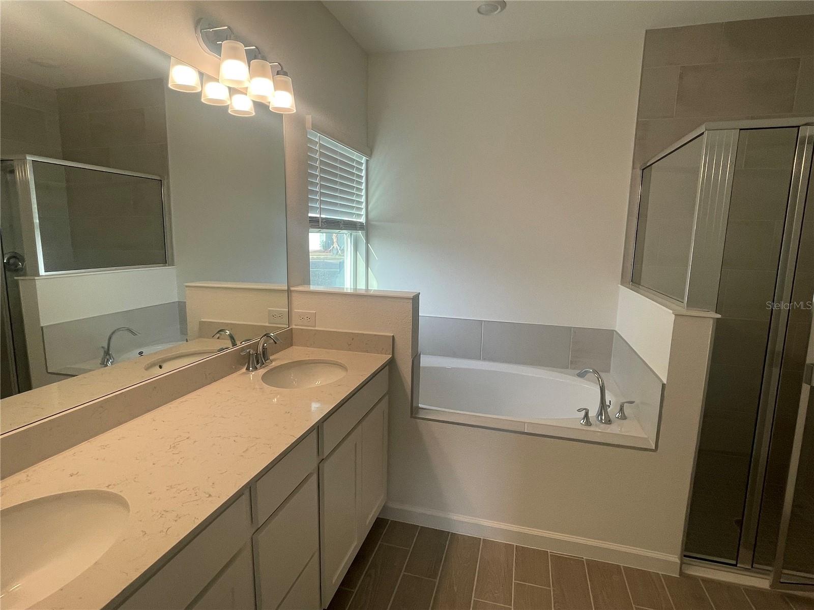 Image 16 of 34 For 1695 44 Court Road