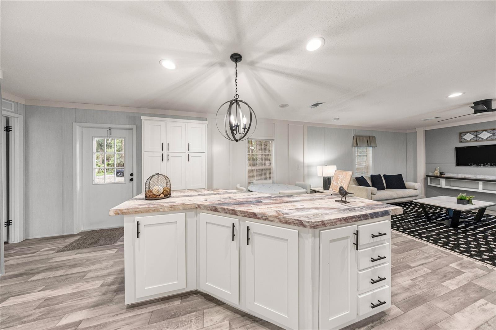 Image 10 of 28 For 5682 53rd Street
