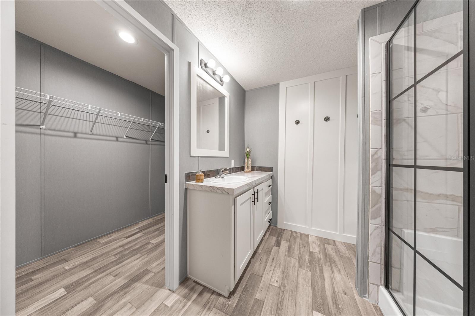 Image 15 of 28 For 5682 53rd Street