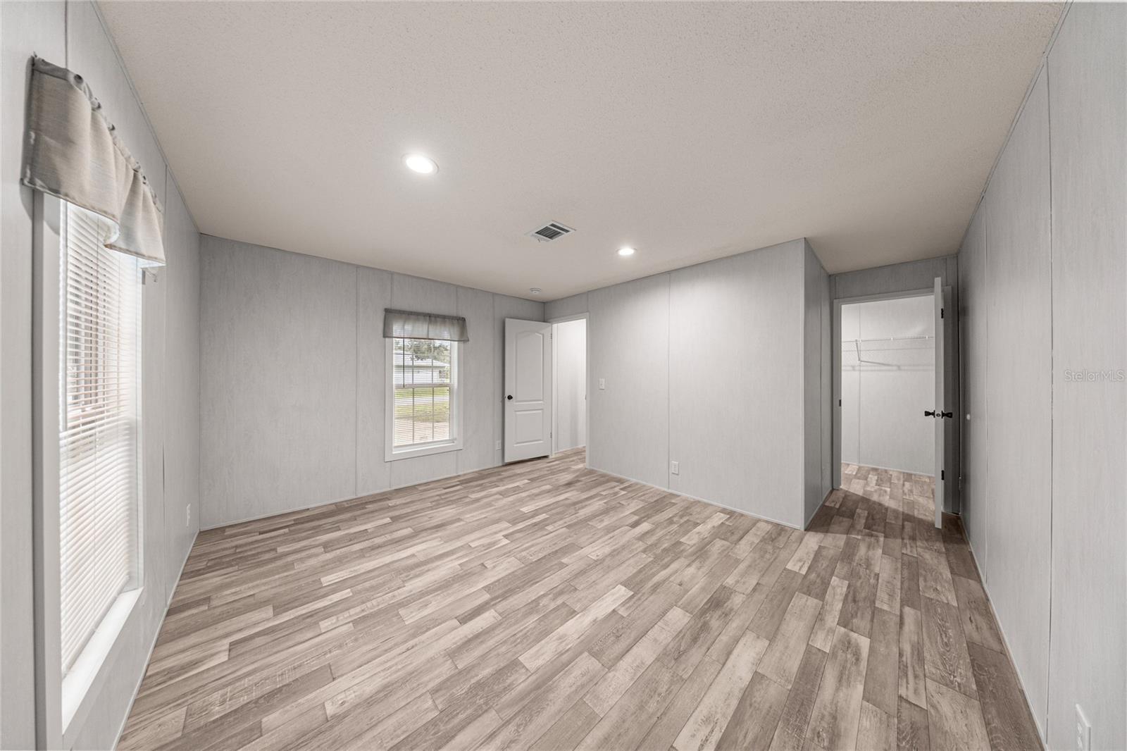 Image 19 of 28 For 5682 53rd Street