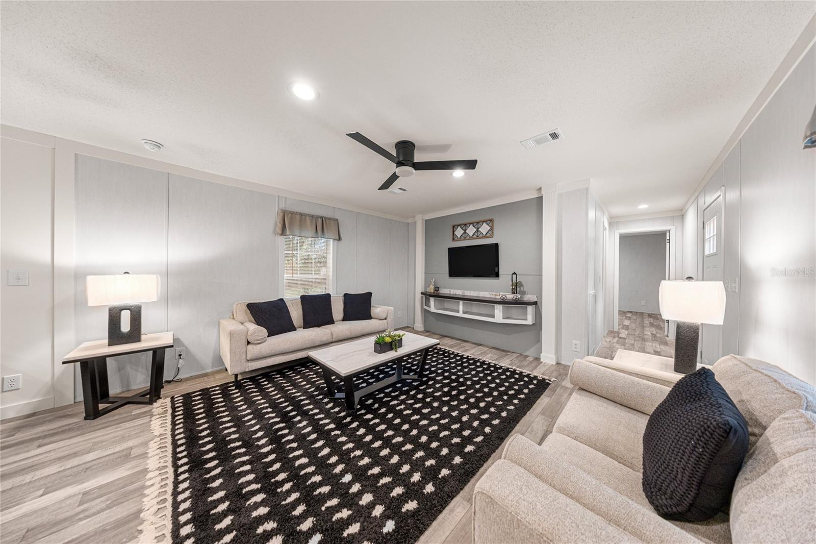 Image 5 of 28 For 5682 53rd Street