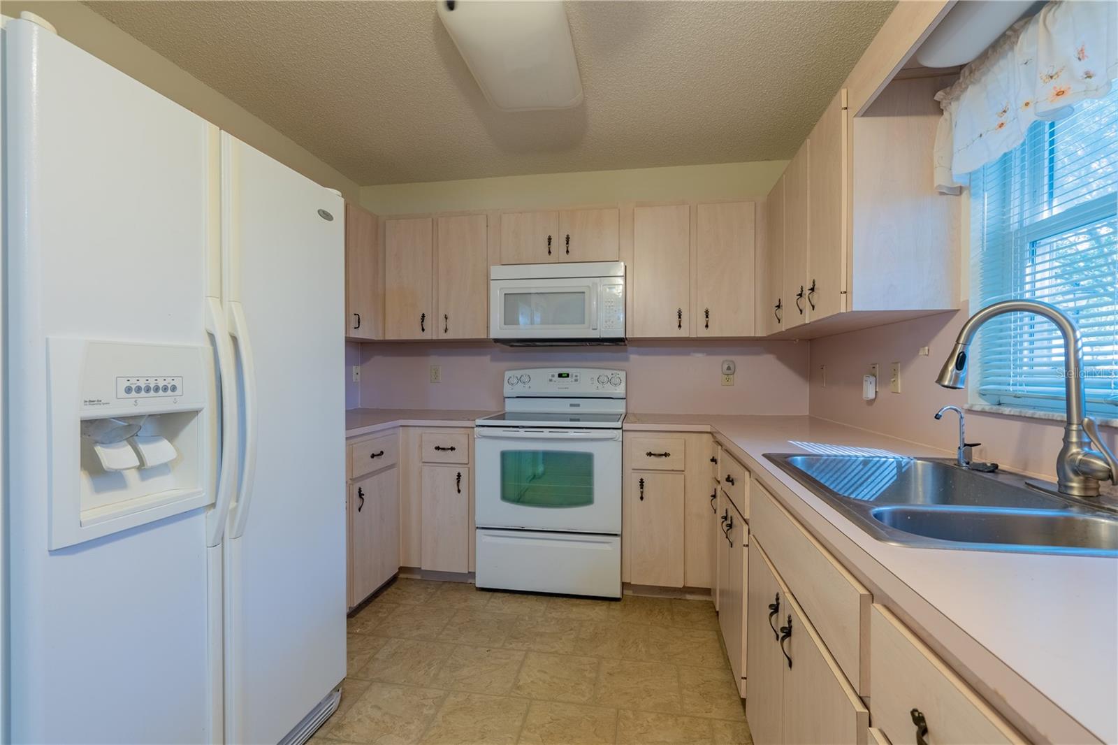 Image 11 of 28 For 9652 84th Terrace E