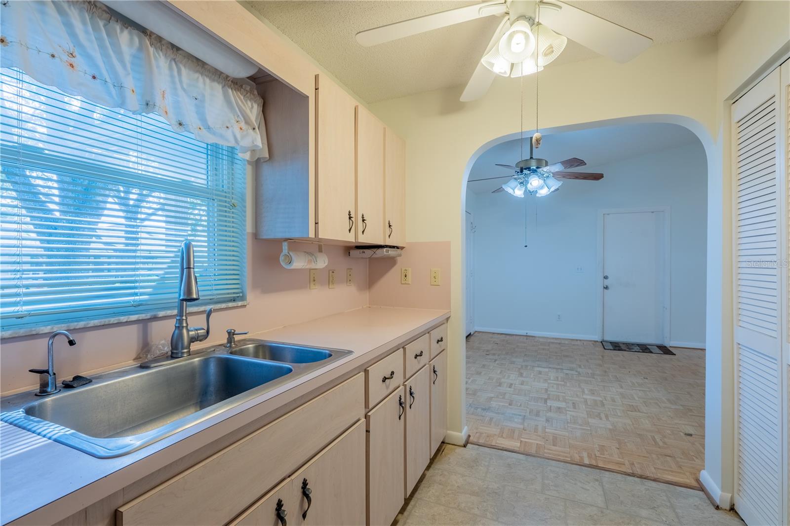 Image 12 of 28 For 9652 84th Terrace E