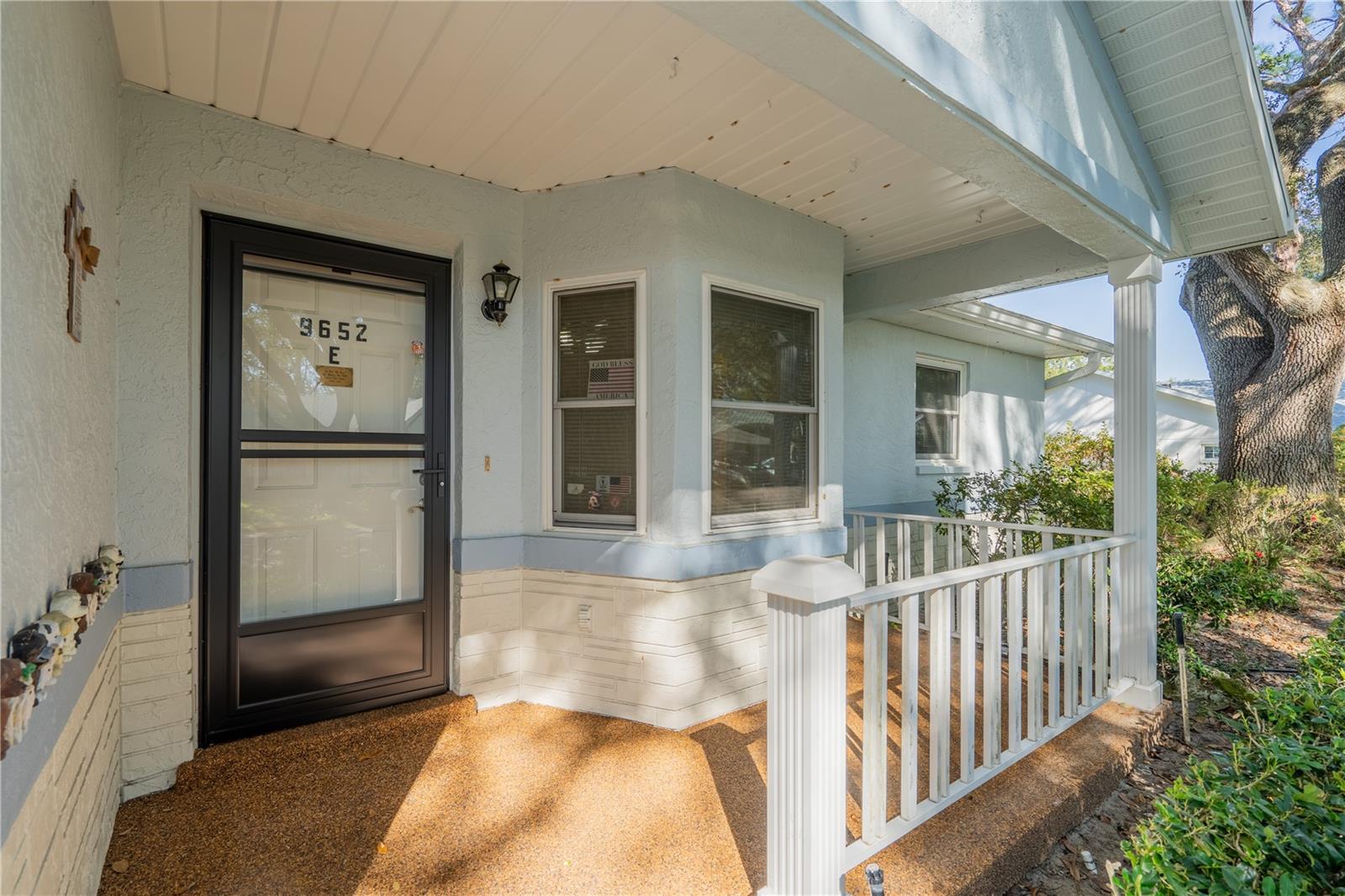 Image 4 of 28 For 9652 84th Terrace E