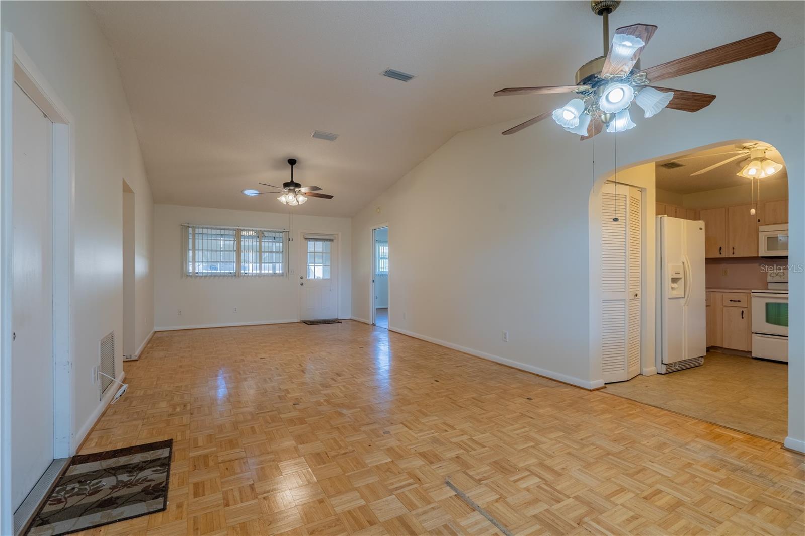 Image 5 of 28 For 9652 84th Terrace E
