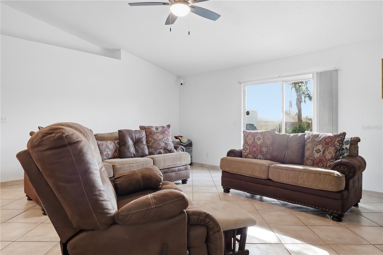 Image 11 of 25 For 13596 53rd Avenue